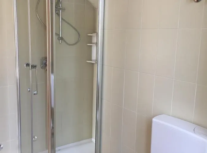 Fioroni 2* Carate Urio