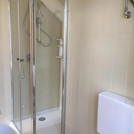 Fioroni 2* Carate Urio