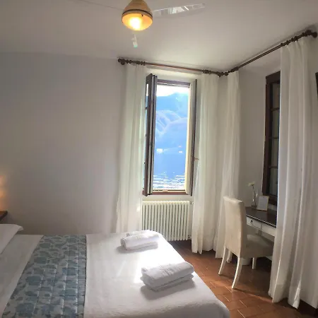 Otel Fioroni 2*